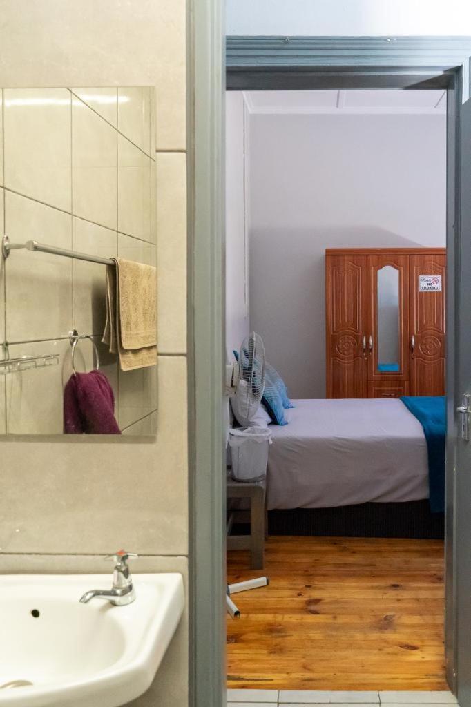 Keetmanshoop Self-Catering Hotell Exteriör bild