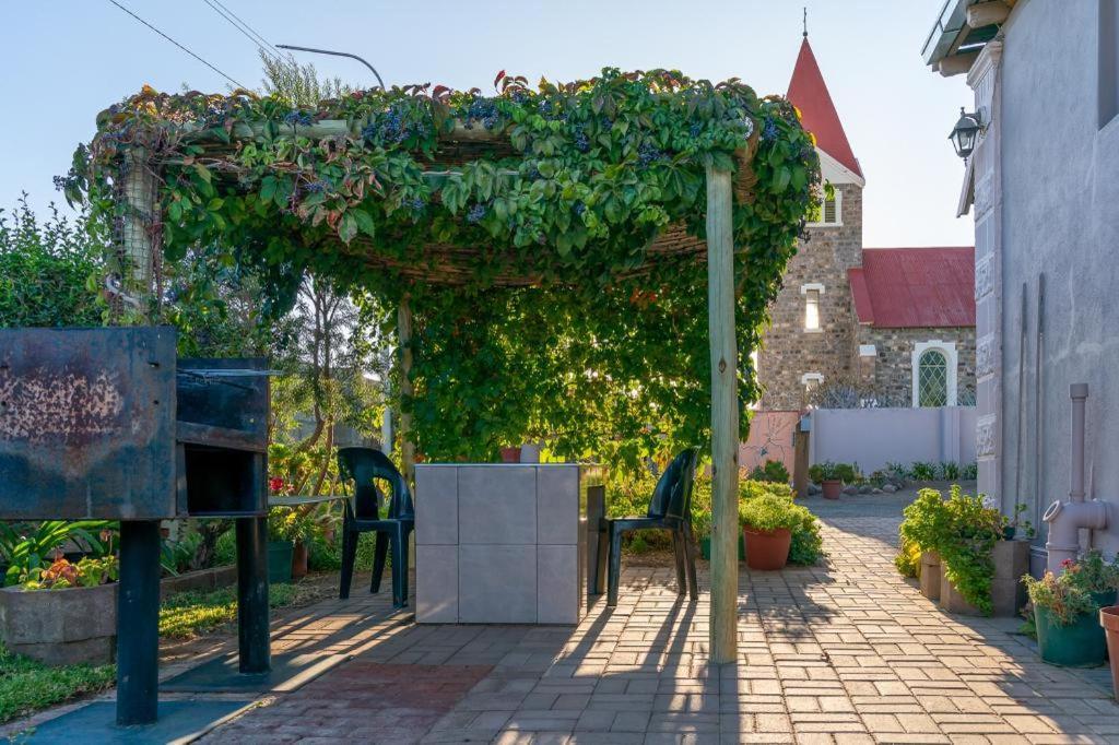 Keetmanshoop Self-Catering Hotell Exteriör bild