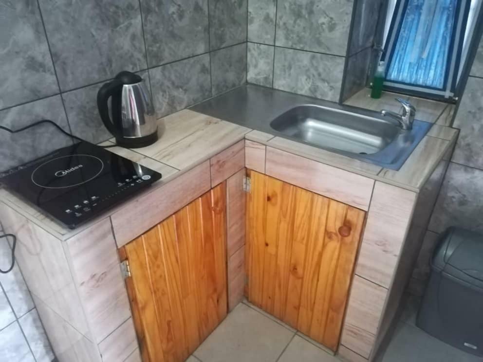 Keetmanshoop Self-Catering Hotell Exteriör bild