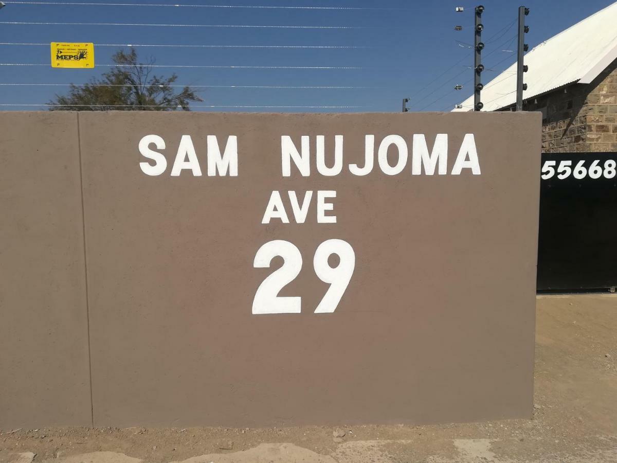 Keetmanshoop Self-Catering Hotell Exteriör bild
