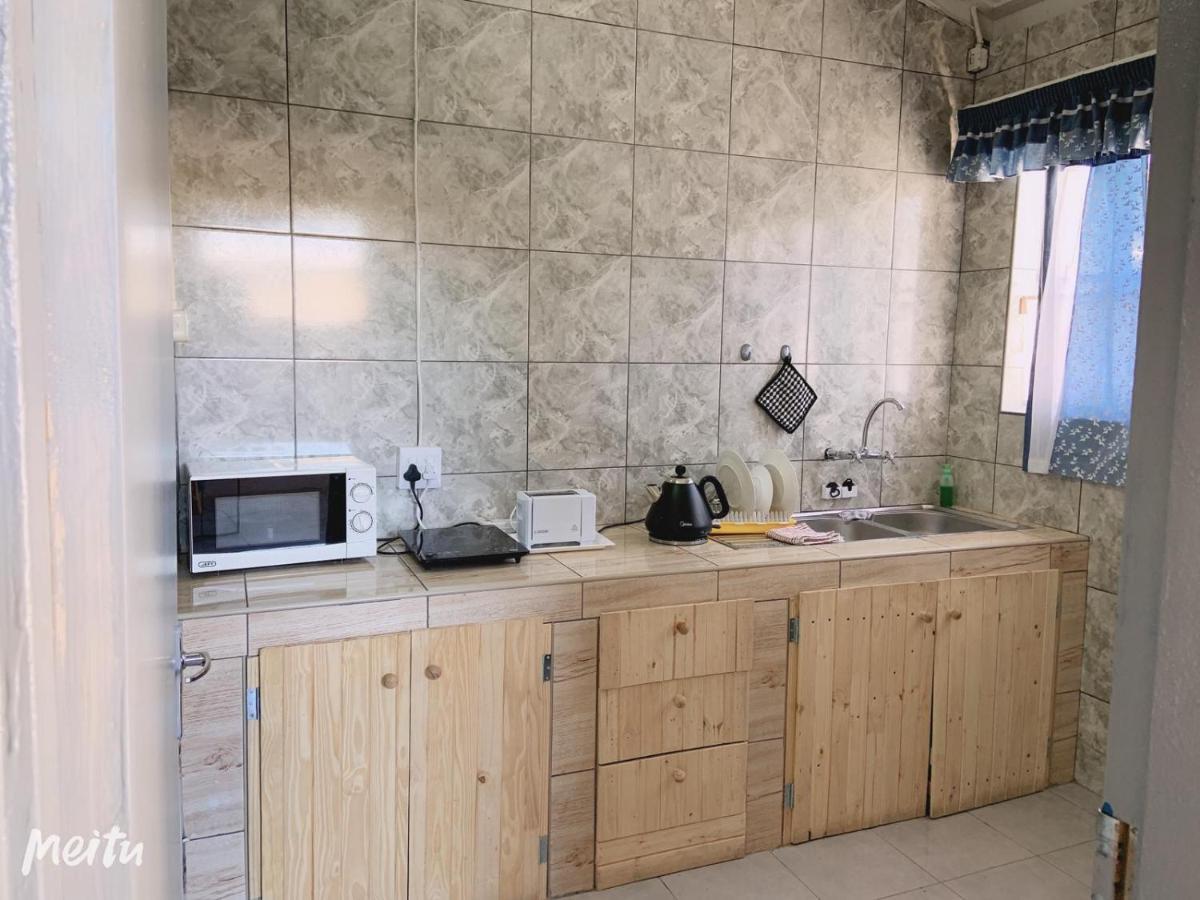 Keetmanshoop Self-Catering Hotell Exteriör bild