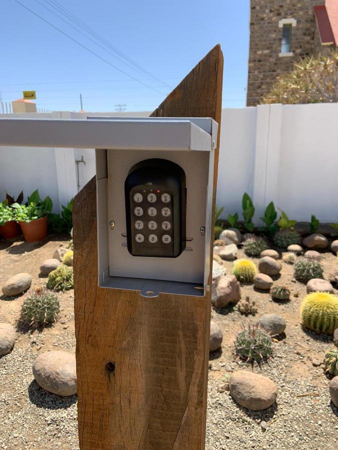 Keetmanshoop Self-Catering Hotell Exteriör bild