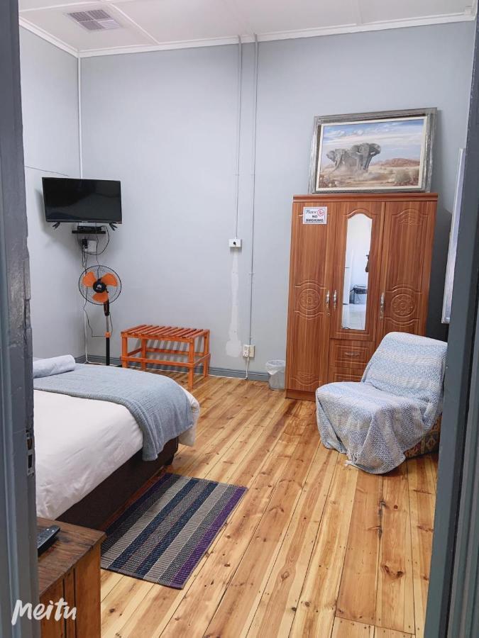 Keetmanshoop Self-Catering Hotell Exteriör bild